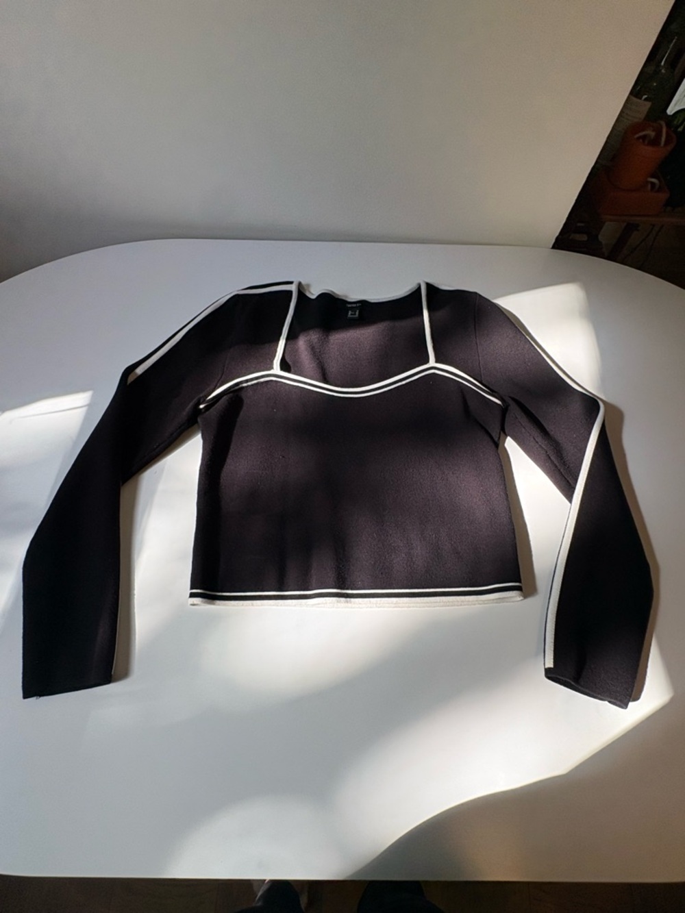 90s Black Long-Sleeve Contrast Trim Top